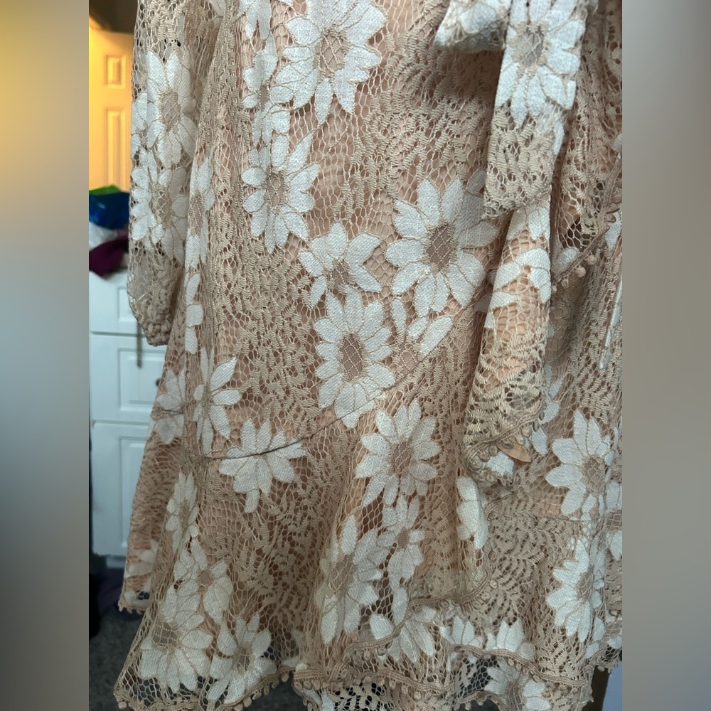 CUPSHE NWT Peach/Cream Floral Lace Faux Wrap size Large - Picture 3 of 11
